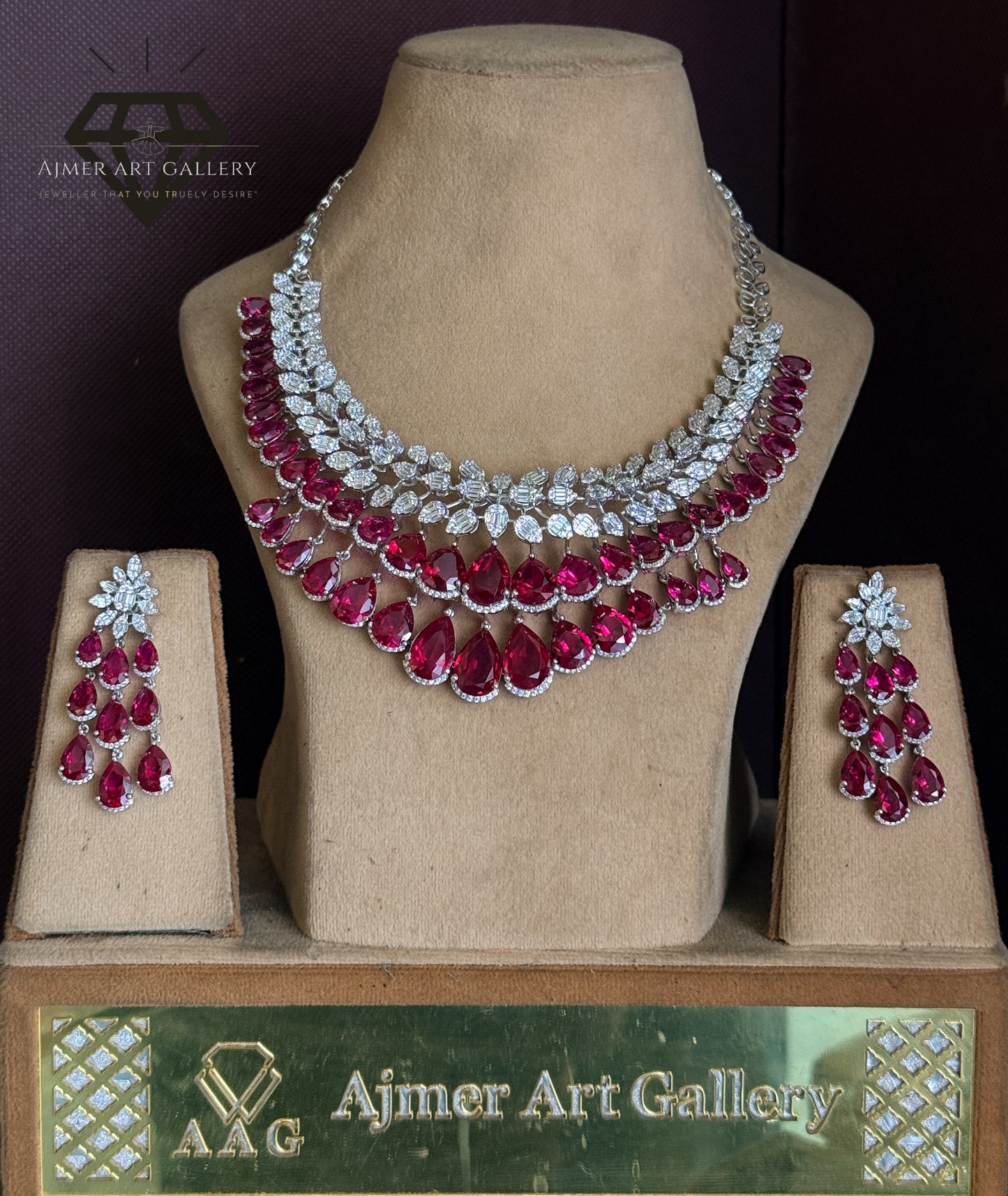 Heavy necklace