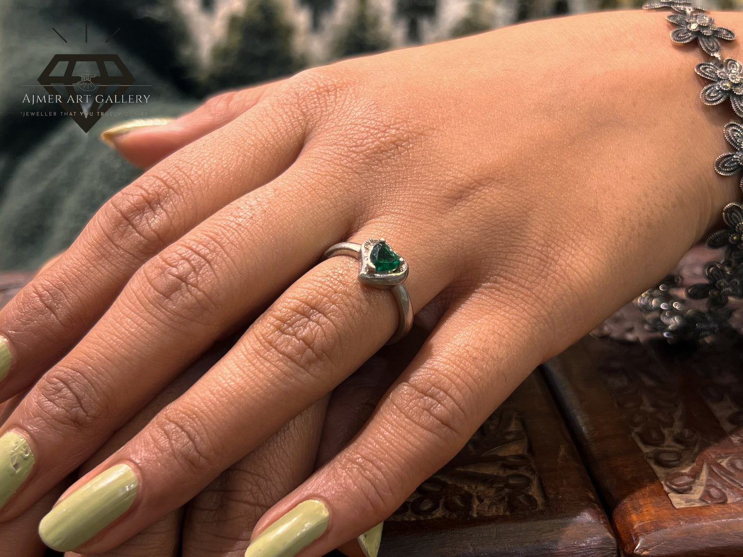 Pure 92.5 Italian Silver Ladies Ring +Royal Green Heart Design