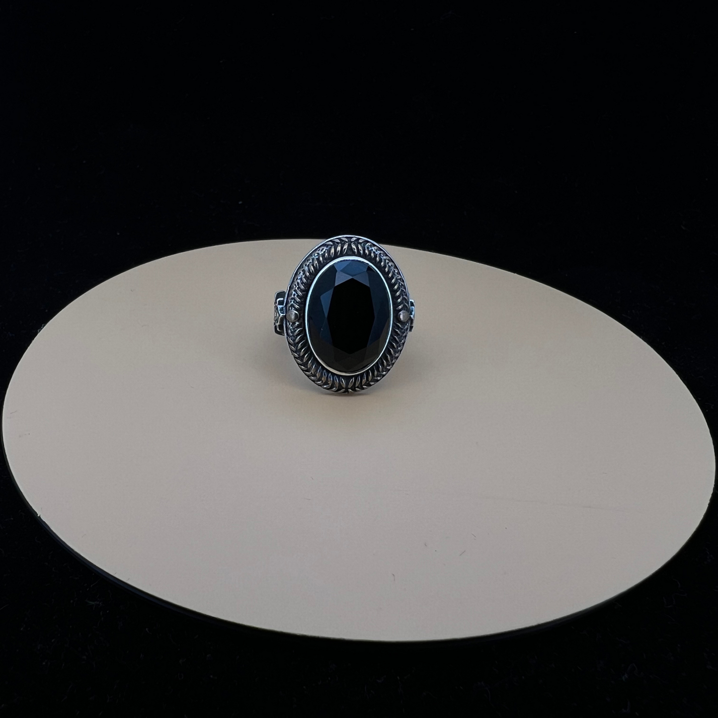 Round Black Aqeeq Diamond Cut Turkish Ring