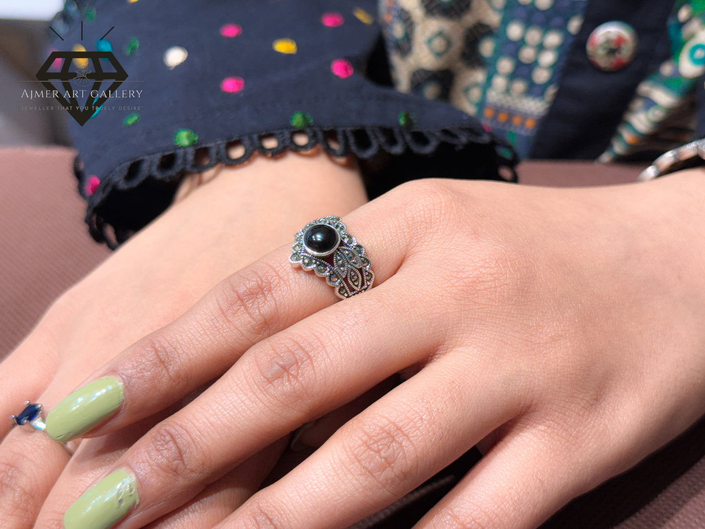 Pure 92.5 Italian Silver Marcasite Stone+Black Aqeeq Stone Ladies Ring