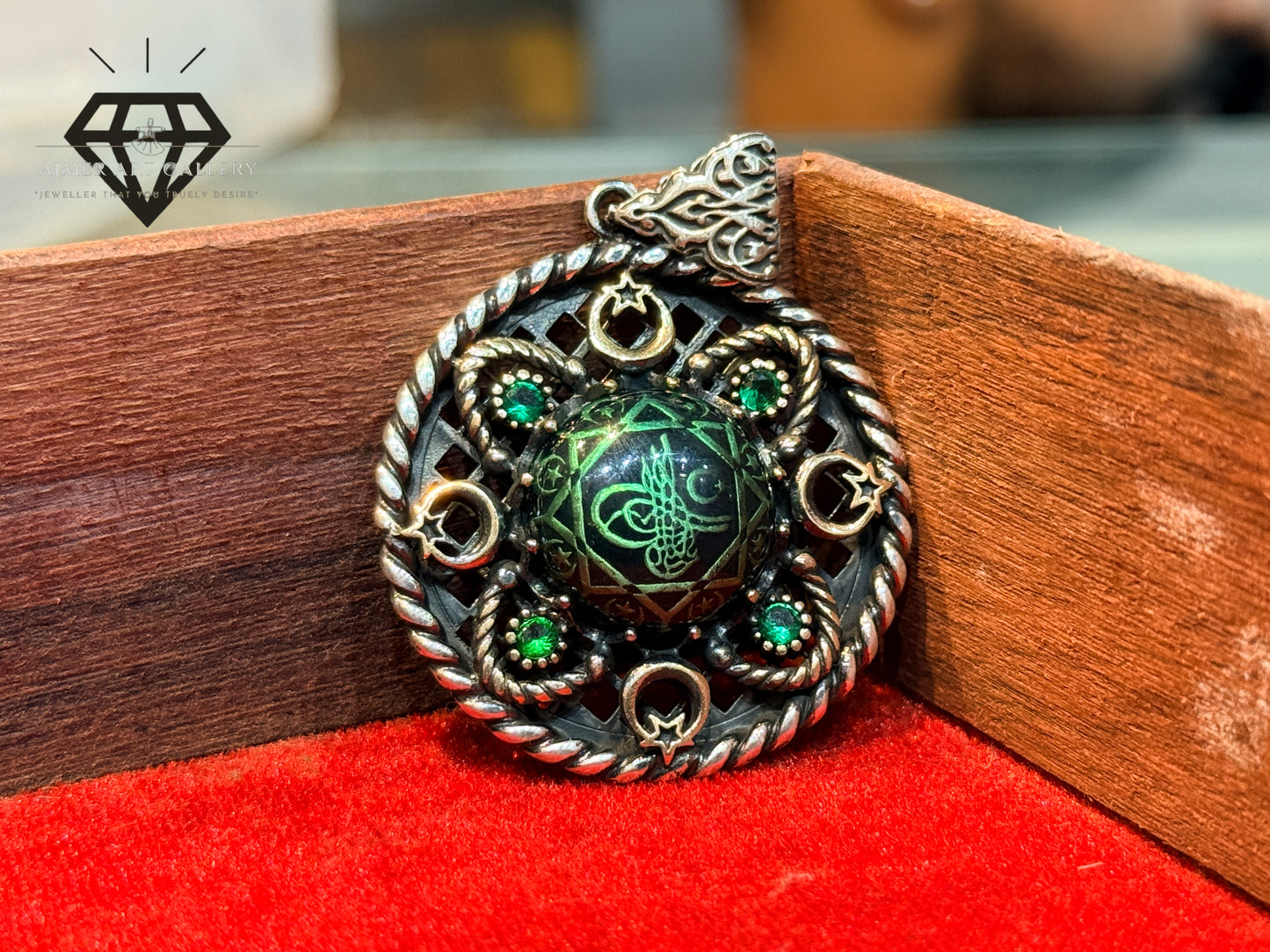 Islamic Pendant with Green Stone Crescent Moon Design