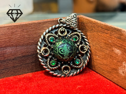 Islamic Pendant with Green Stone Crescent Moon Design