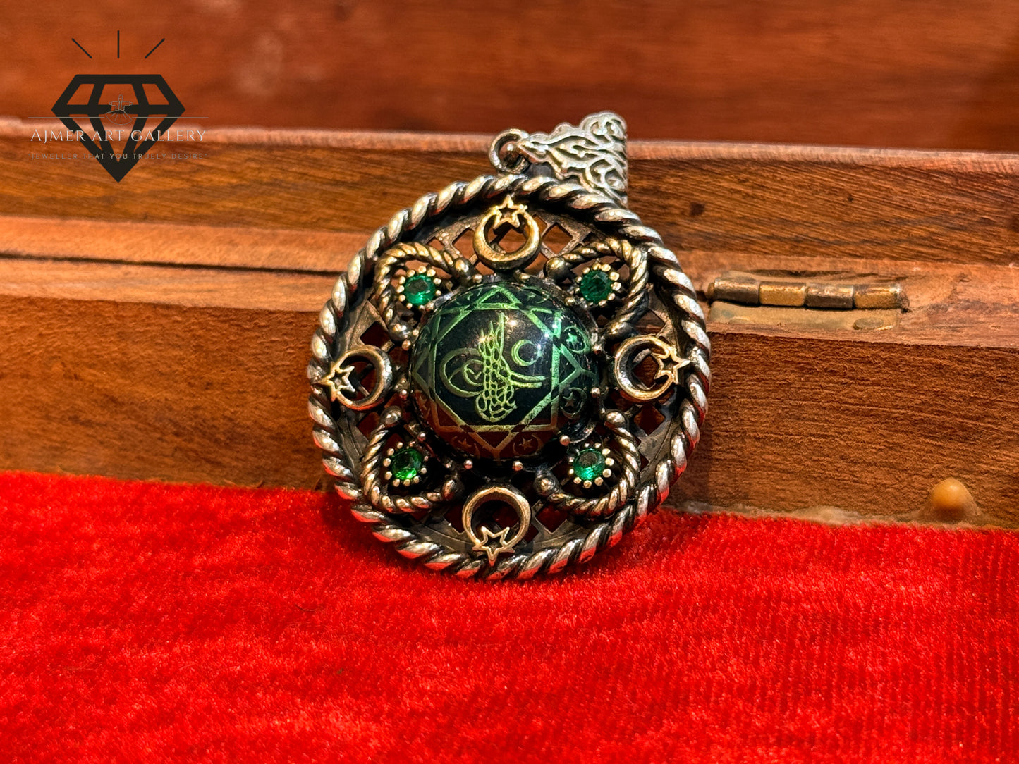 Islamic Pendant with Green Stone Crescent Moon Design