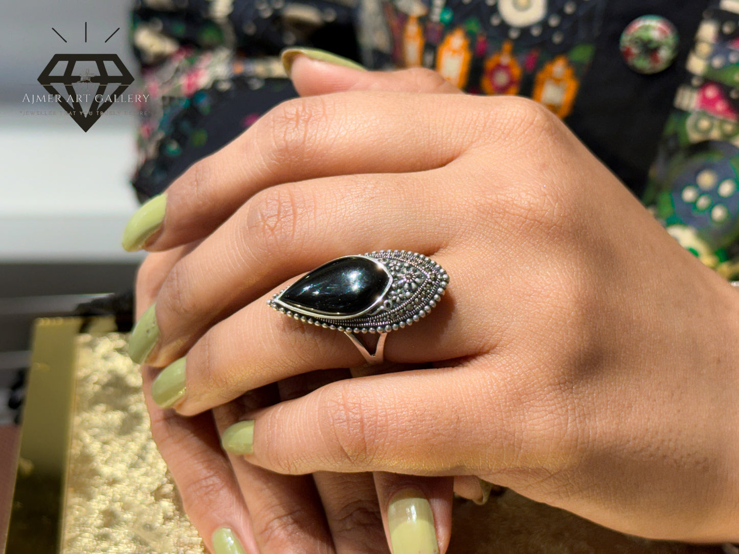 Pure 92.5 Italian Silver Marcasite Stone+Black Aqeeq Stone Ladies Ring