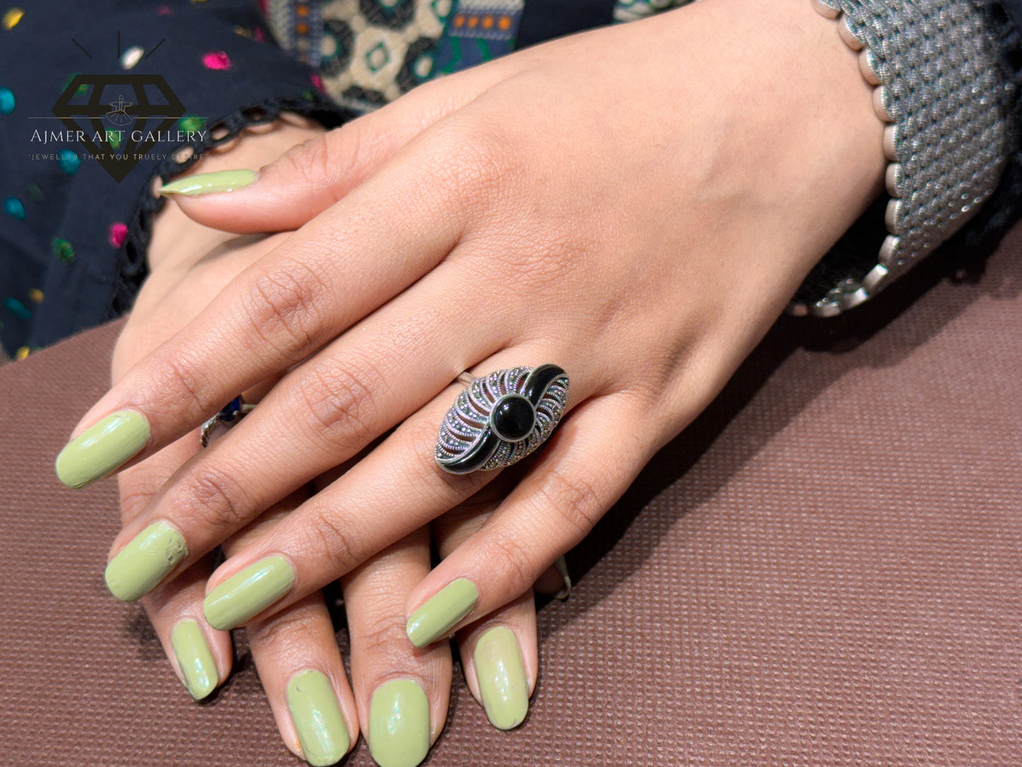 Pure 92.5 Italian Silver Marcasite Stone+Black Aqeeq Stone Ladies Ring