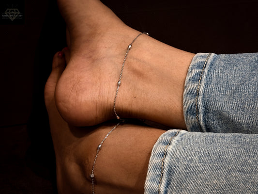 Sleek and lightweight Payal
