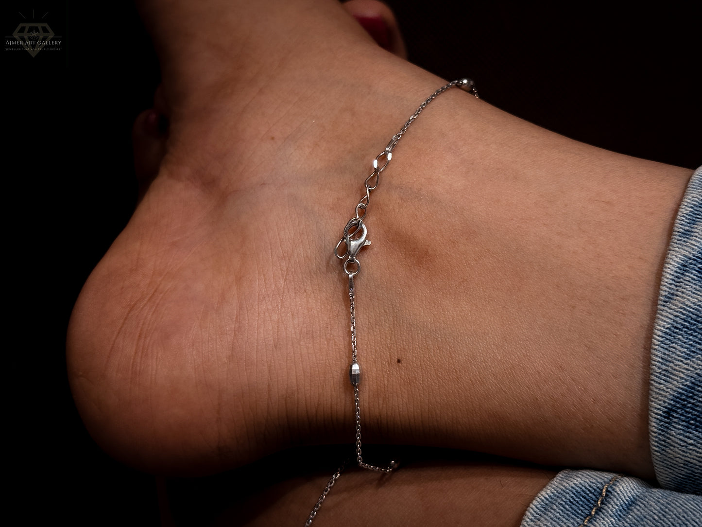Sleek and lightweight Payal