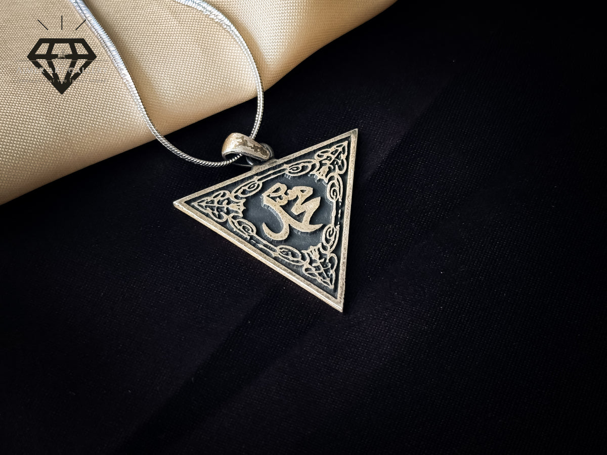 Aayat Pendant