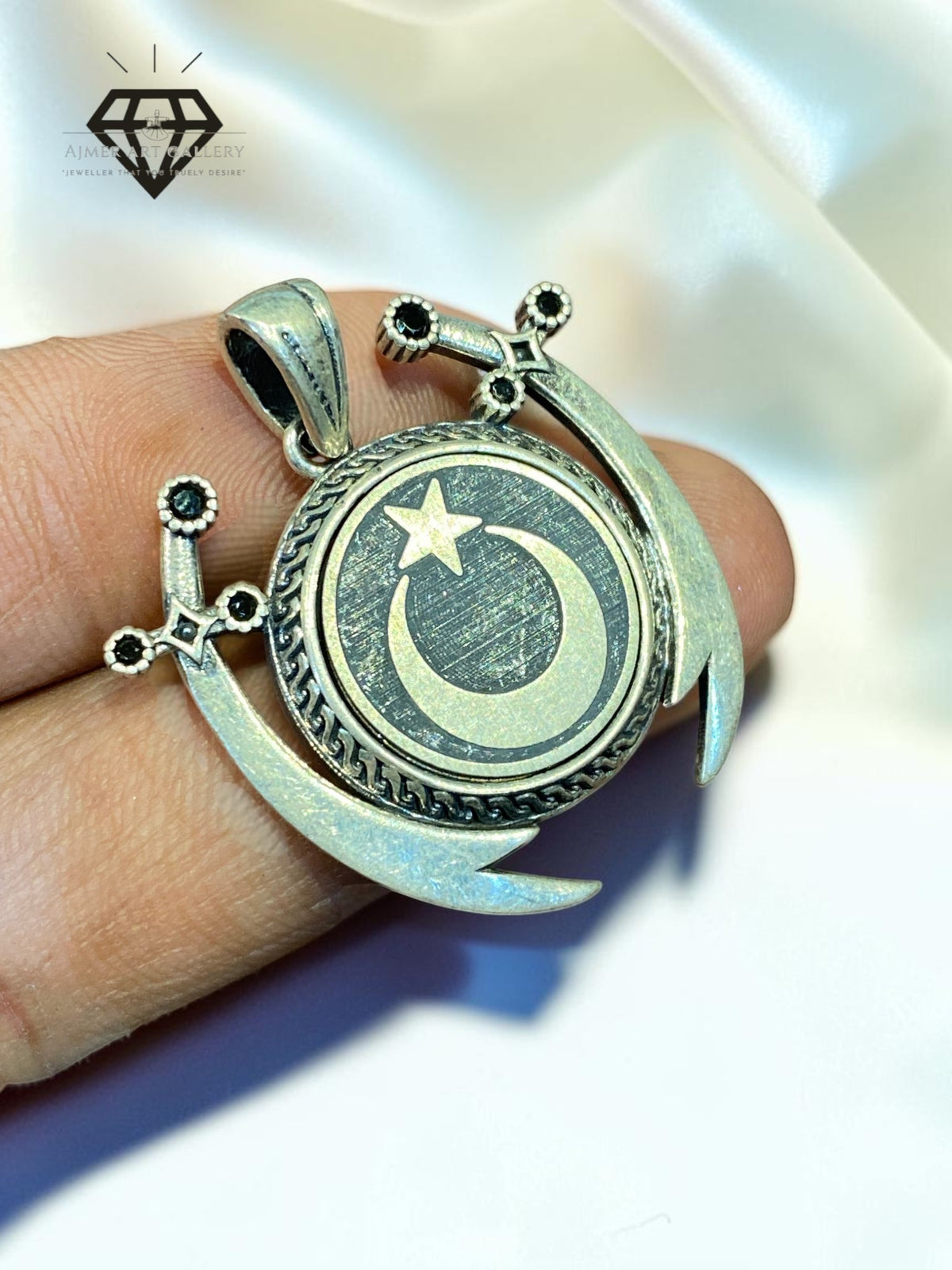 Aayat Pendant