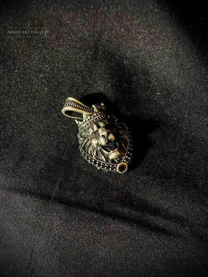 Men's Crowned Lion Head Pendant