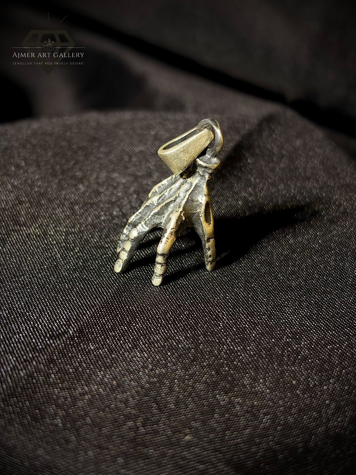 Men's Skeleton Hand Pendant