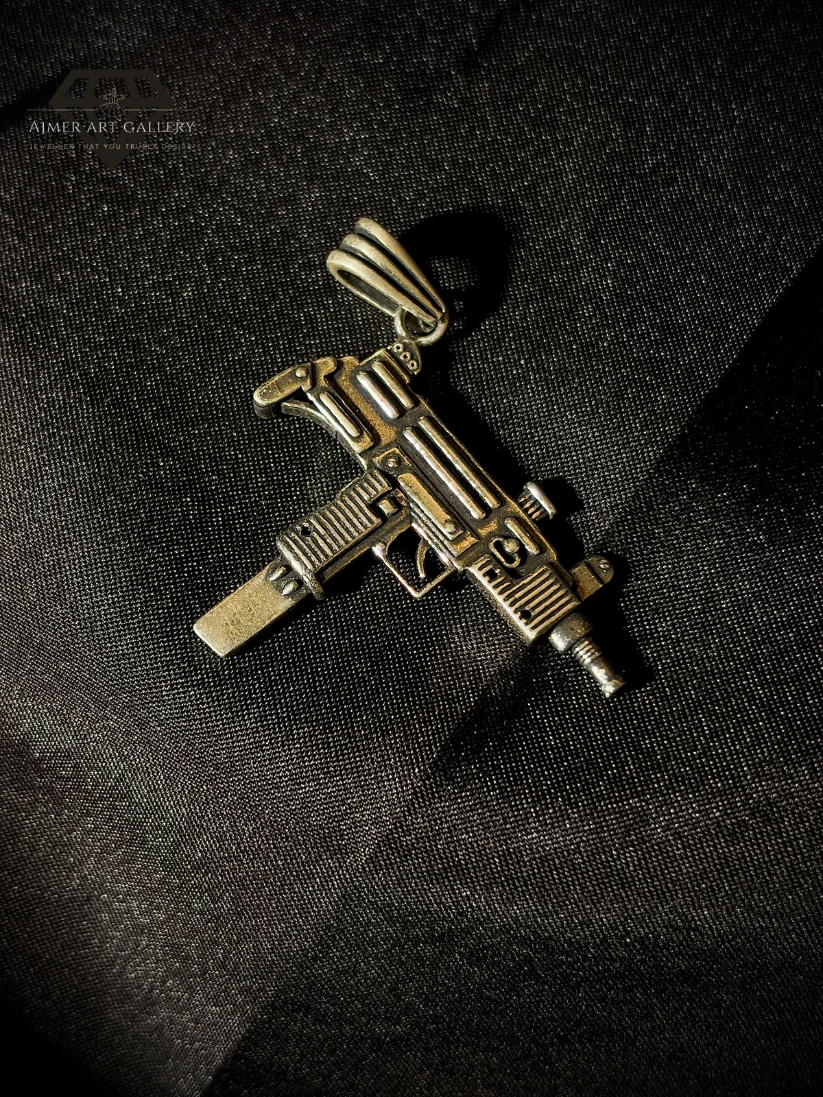 Men's Submachine Gun Pendant