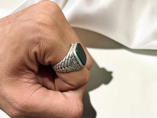 Green Aqeeq / Agate Ring