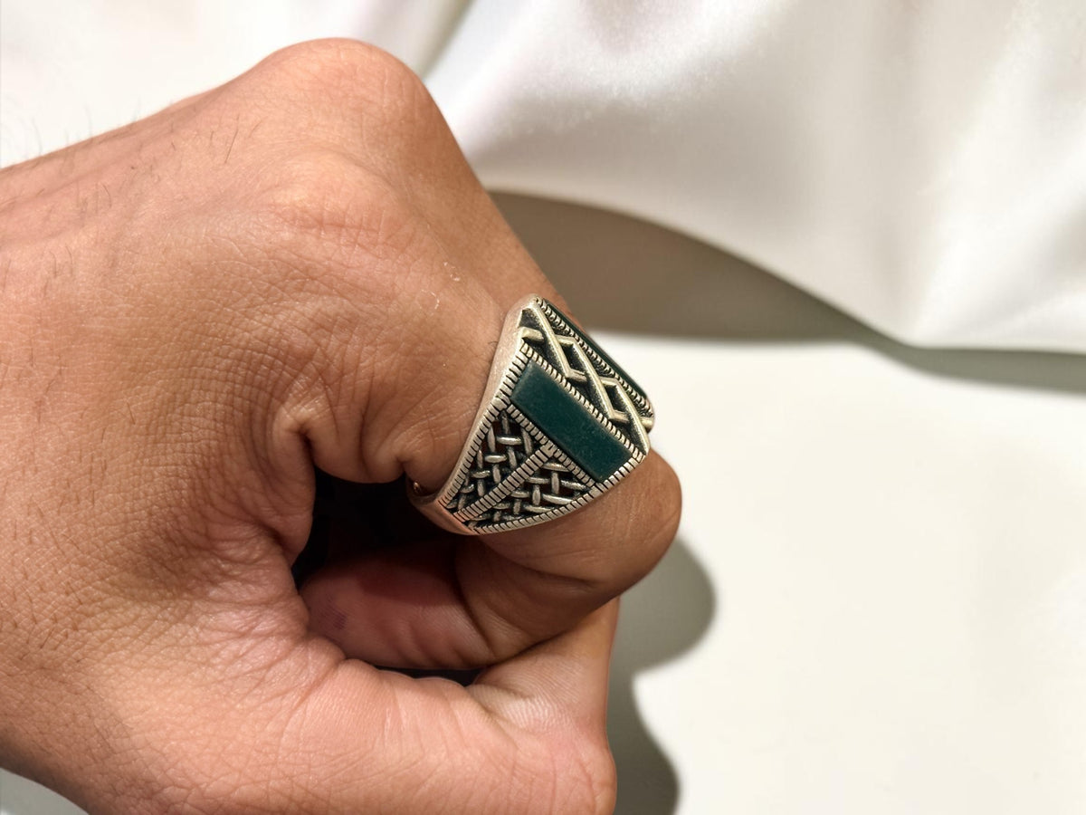 Green Aqeeq / Agate Ring
