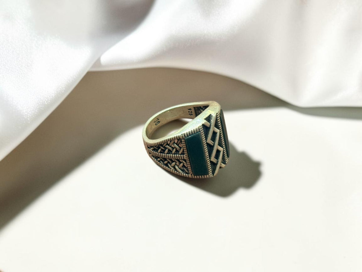 Green Aqeeq / Agate Ring