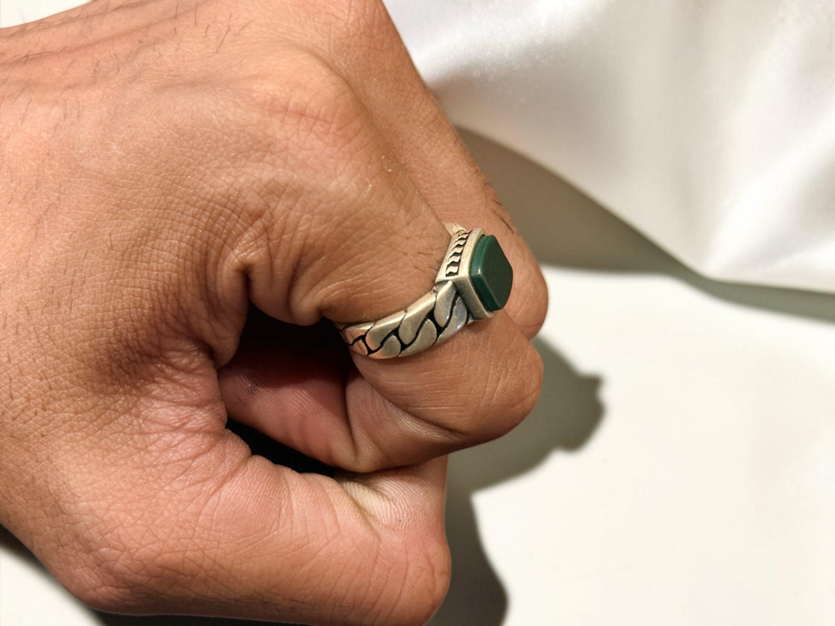 Green Aqeeq / Agate Ring