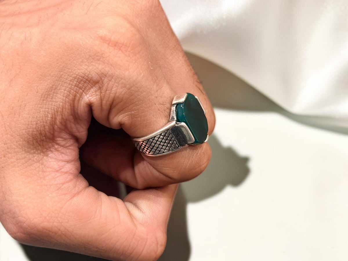 Green Aqeeq / Agate Ring