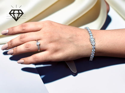 Women's Bracelet With Moissanite Gemstone