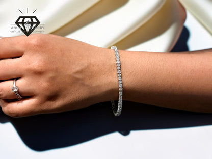 Women's Bracelet With Moissanite Gemstone