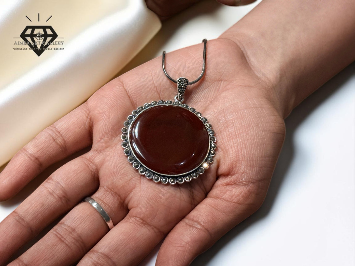 Aqeeq Gemstone Pendant