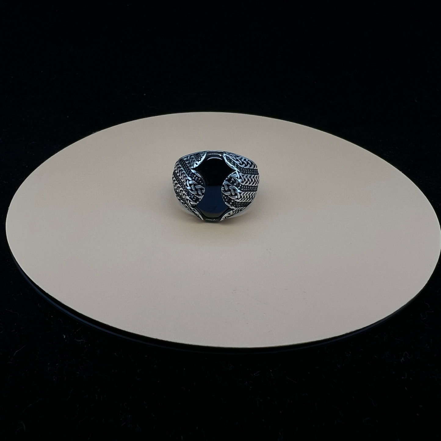 Round Black Aqeeq Turkish Ring 1